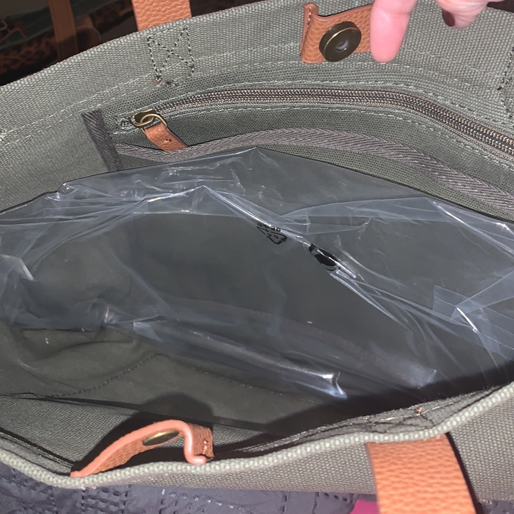 Totes. Please Read Entirety In Listing. - image 4